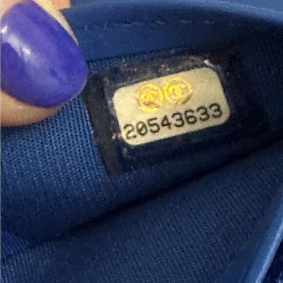 Chanel blue patent leather wallet - Picture 3 of 8